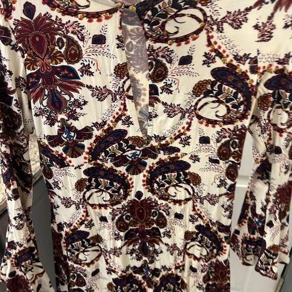 NWOT VENUS paisley dress. - Picture 3 of 16